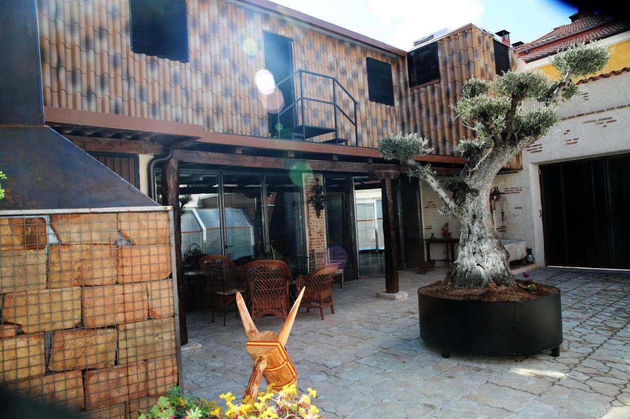 Casa Ruina Guest House Nava del Rey Eksteriør bilde